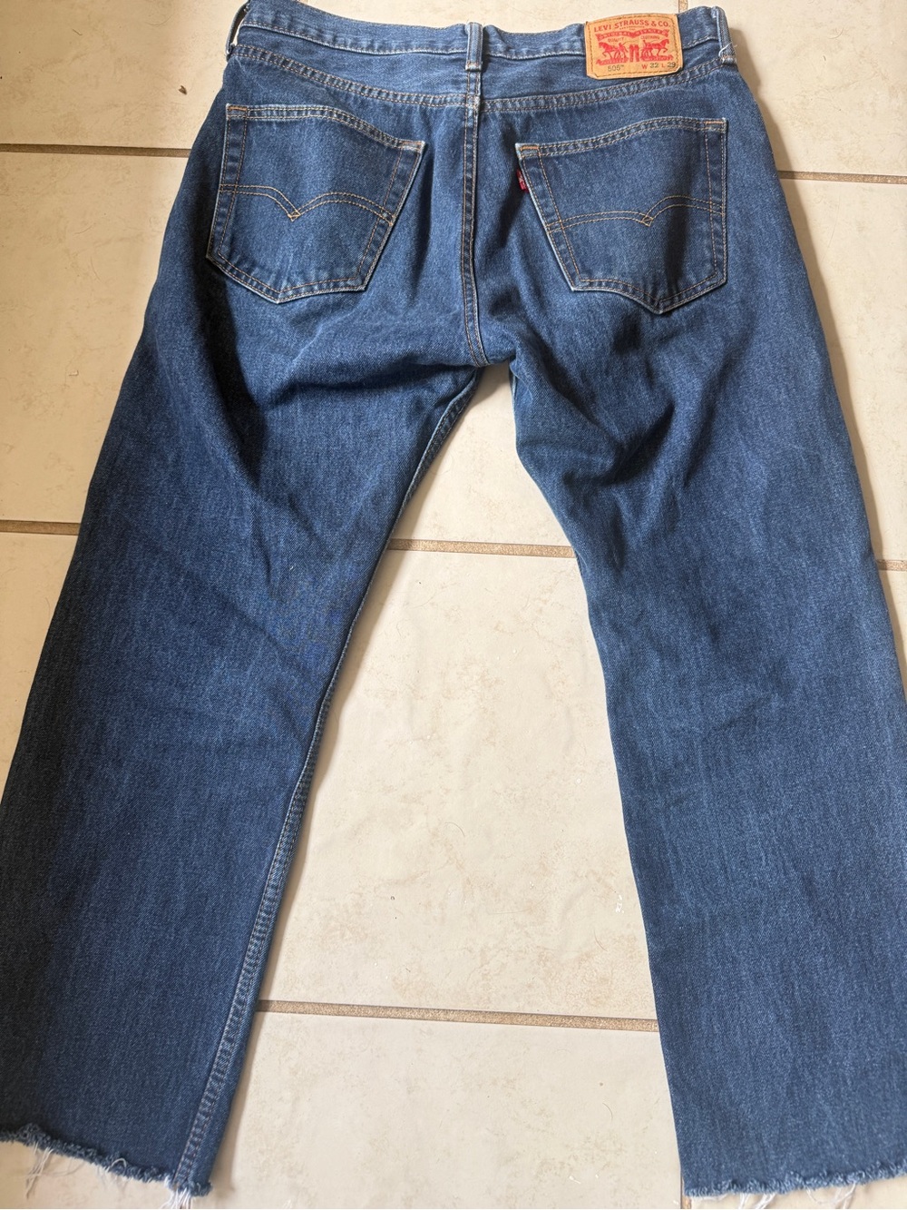 Levi’s 505 Jeans W 32 L cut off less than 29